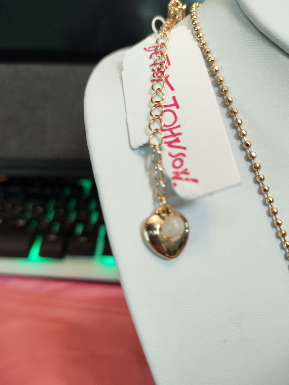 Betsey Johnson Black Crystal Cat Pendant Necklace with Gold-tone Whiskers - Picture 3 of 4